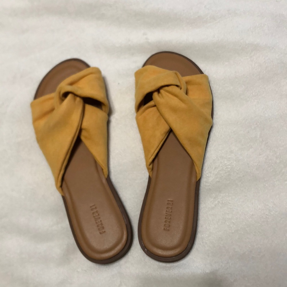 Yellow bow sandals